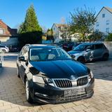 Skoda Octavia Combi Soleil - Skoda Octavia: mit Navigationssystem