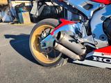 Honda CBR1000RR  - HONDA CBR