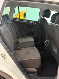 Volkswagen Tiguan - 10