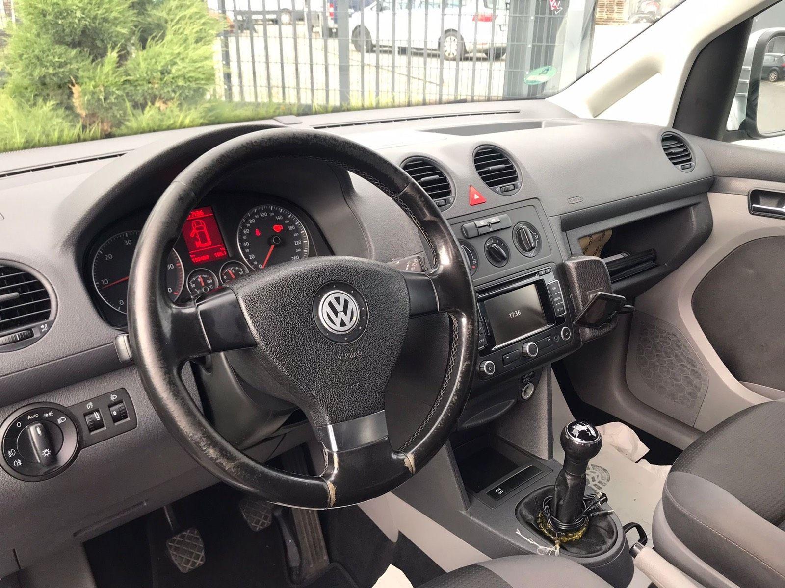 Volkswagen Caddy 2010 — photo 8