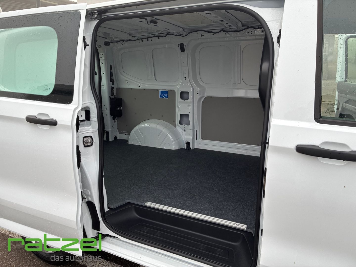 Fahrzeugabbildung Volkswagen Transporter Kasten 2.0 TDI KR AH+LED+ACC+Regal
