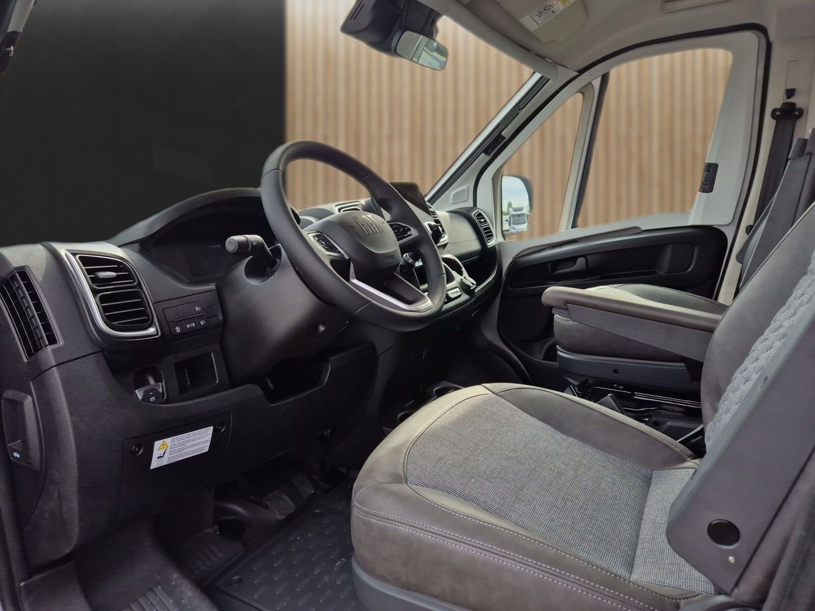 Fahrzeugabbildung Adria Coral Supreme 670 DL Klimaauto, LED, Navi, RFK