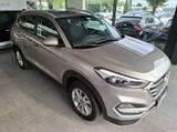 Hyundai TUCSON blue 1.6 GDI 2WD Trend - gebrauchte Hyundai TUCSON aus dem Jahr 2017