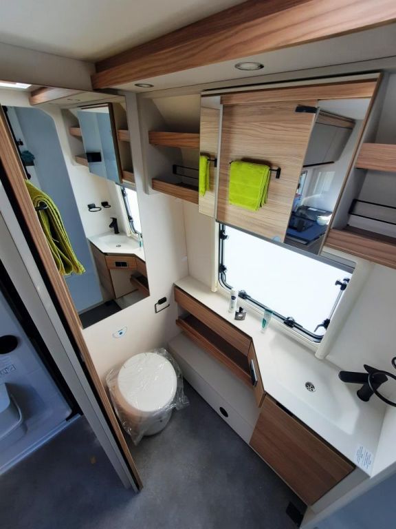 Fahrzeugabbildung Dethleffs Nomad 490 EST Verfüg./Sparen Sie 4.882,- €