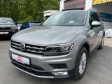Volkswagen Tiguan 2.0 TDI DSG 4Motion PANO AHK LED Navi PDC - Volkswagen Tiguan mit Diesel-Antrieb: Silber