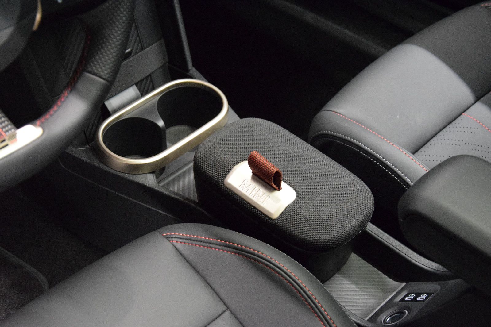 Fahrzeugabbildung MINI Cooper S John Cooper Works Trim 5-Türen Pano HuD