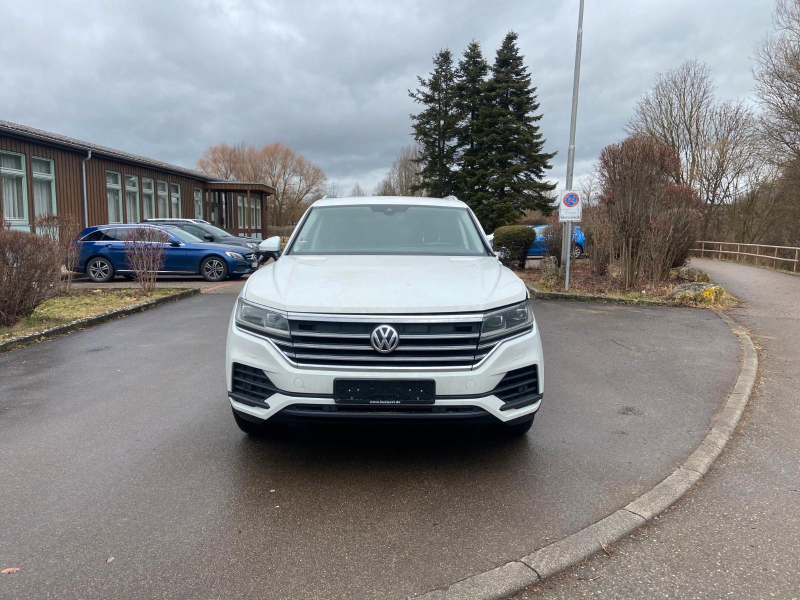 Volkswagen Touareg Basis 4Motion Kühler und vor alles gut