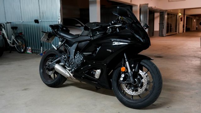 Yamaha R7