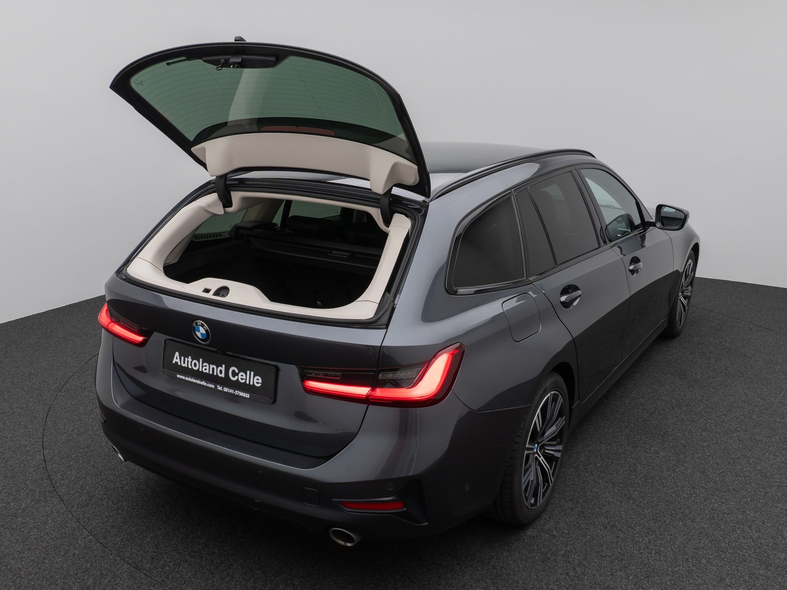Fahrzeugabbildung BMW 330d xD Sport Line Kamera Lenkrhzg HUD DAB H/K