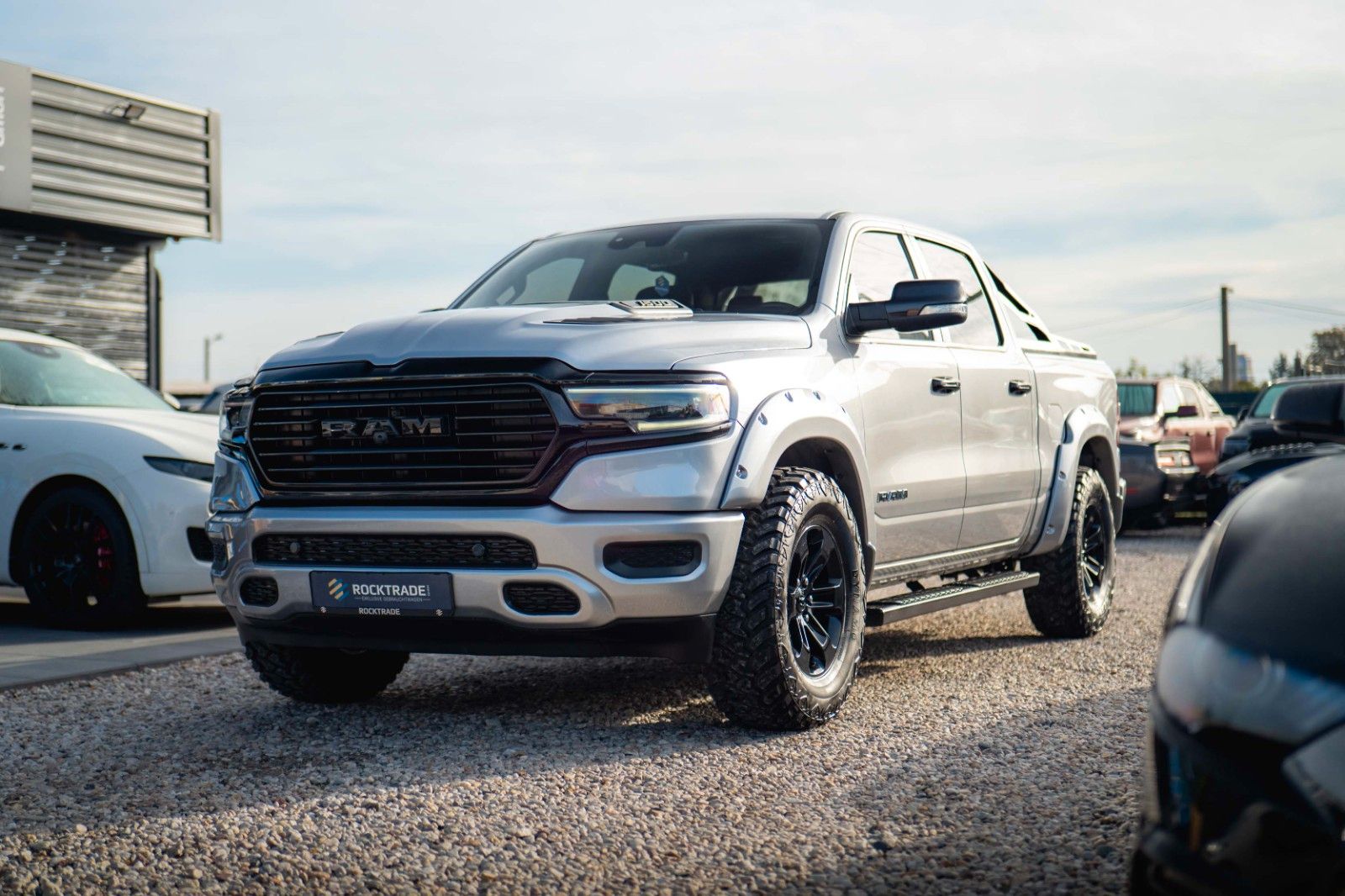 Fahrzeugabbildung Dodge RAM 5.7 V8 HEMI 4x4 LARAMIE Limited Offroad LED
