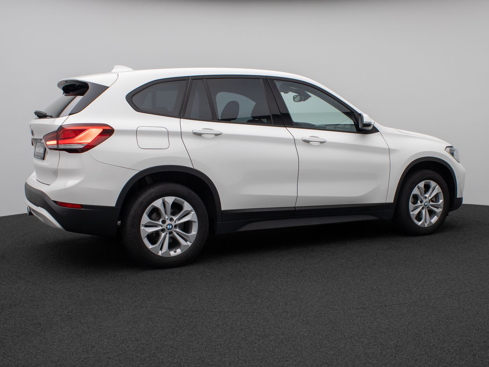 Fahrzeugabbildung BMW X1 sD18i Parkassistent DAB HiFi Navi LED Sport