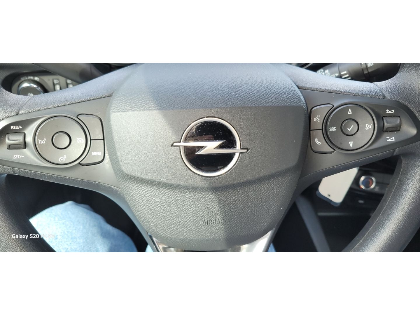 Fahrzeugabbildung Opel Corsa F kleiner Flitzer mit Allwetter