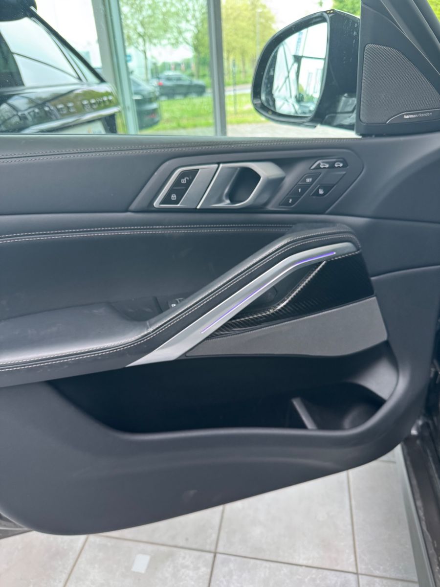 Fahrzeugabbildung BMW X6 xDrive 40 i M Sport/Carbon/Vollausstattung!