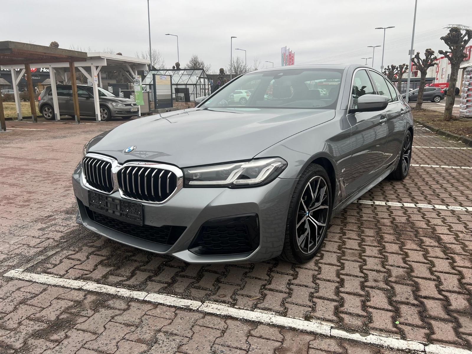 BMW 520d Facelift M-Sport  LED Dach Amb Kam 29.900km