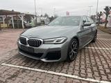 BMW 520d Facelift M-Sport  LED Dach Amb Kam 29.900km - BMW 520 F90 Gebrauchtwagen