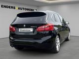 BMW 225 XE Active Tourer Advant. +SHZ+PDC+NAV+ - schwarze BMW 225