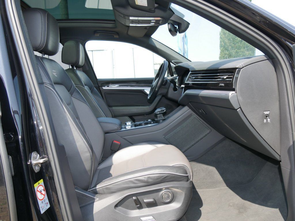 Volkswagen Touareg 3.0 TDI V6 R-Line 4Motion Navi IQ.LIGHT foto 4