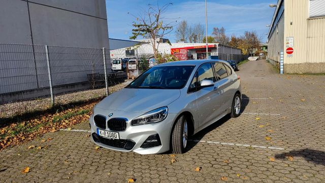BMW BMW 218i Active Tourer mit M Paket
