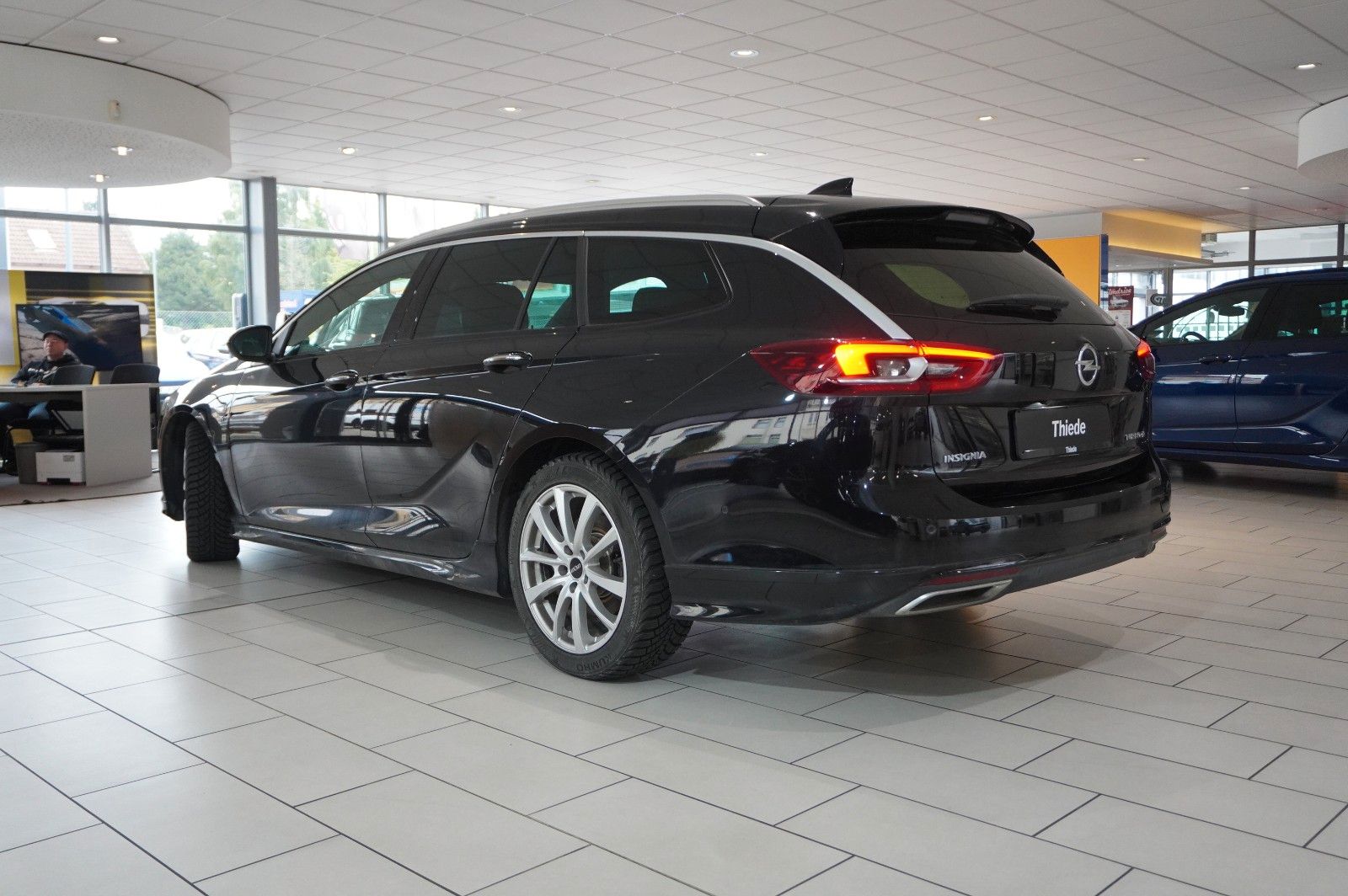 Fahrzeugabbildung Opel Insignia B ST 2.0T INNOV. 4X4 NAVI/OPC/KAMERA