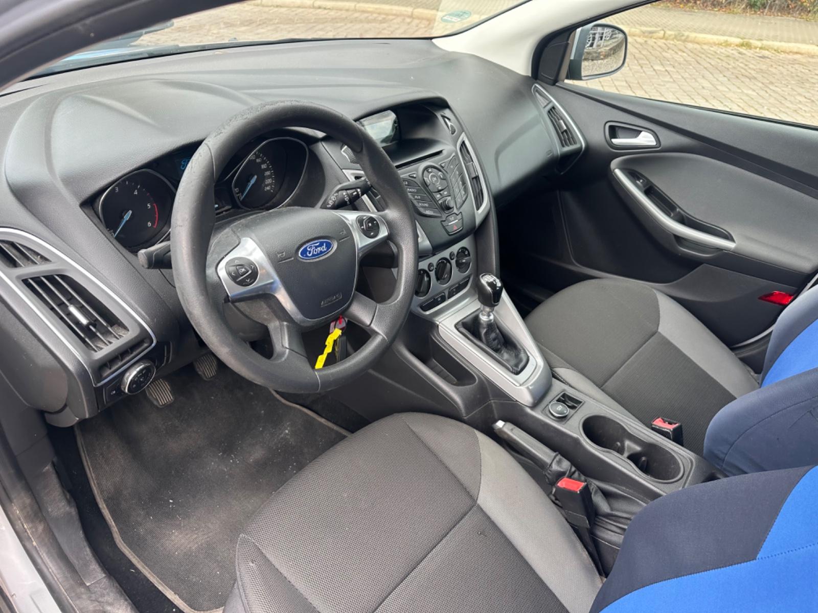 Ford Focus 2013 — photo 13