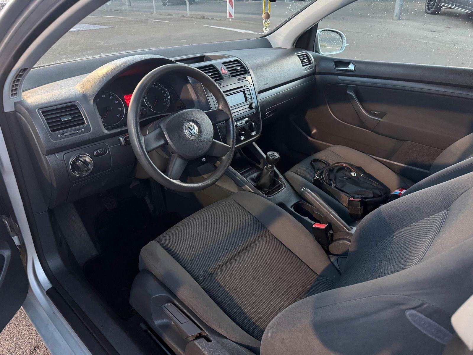 Volkswagen Golf 2005 — engine 90 HP (66kW)