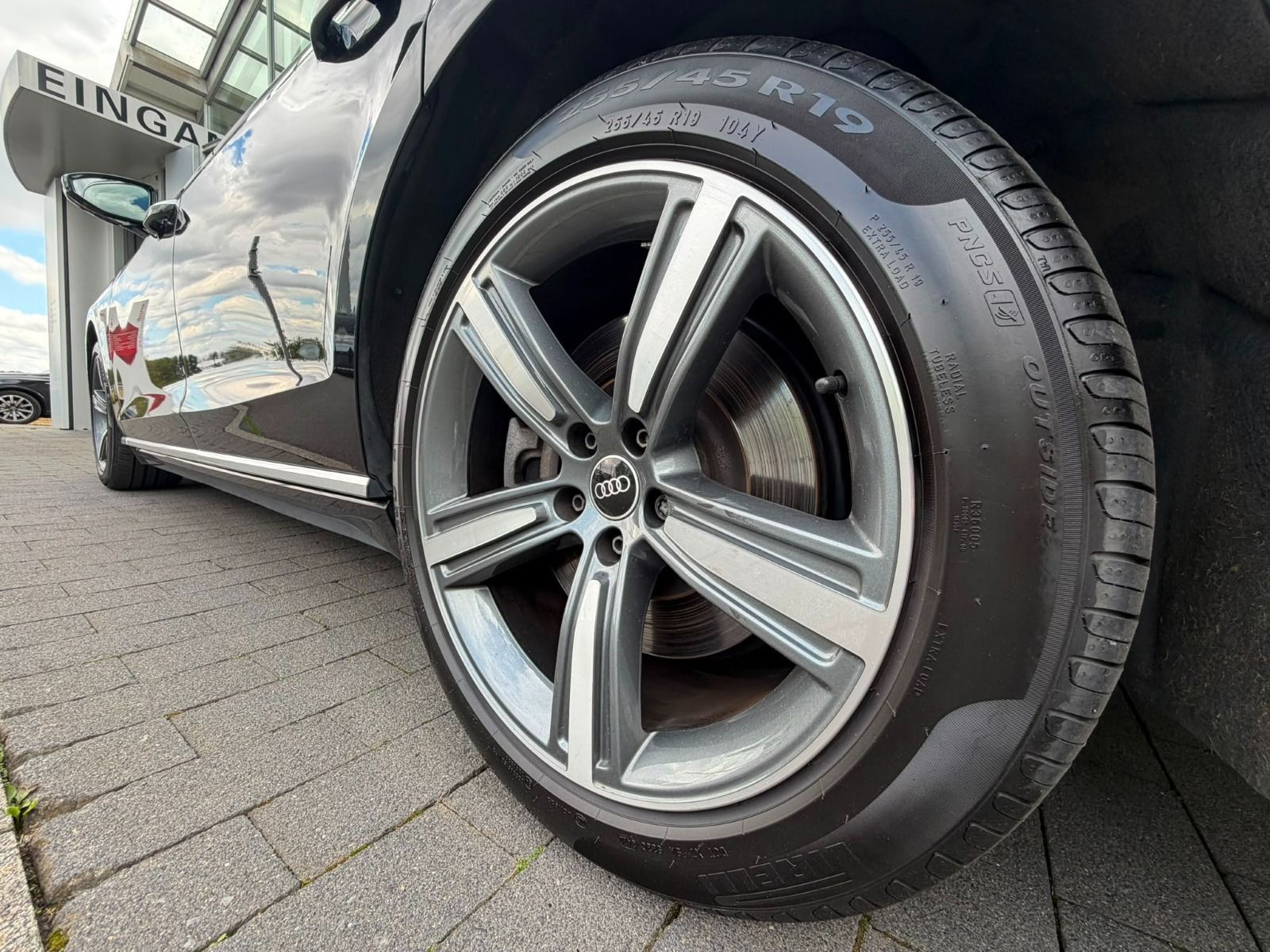 Audi A8 - Bild 8