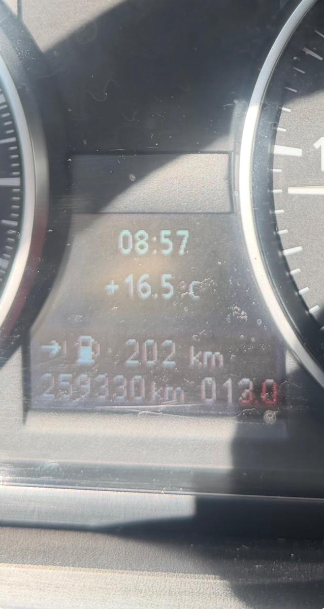 BMW 320 2008 — photo 13