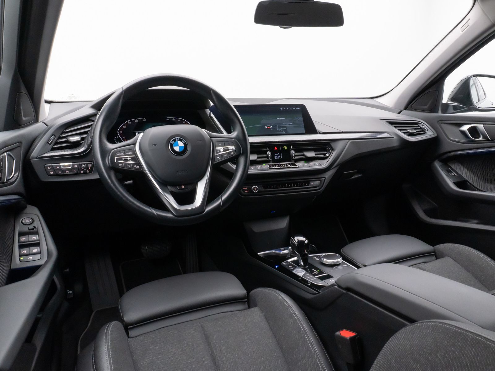 Fahrzeugabbildung BMW 118i Sport Line DAB HiFi Lenkrhz Fernlichtassist