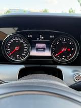 Mercedes-Benz E 220 d 4MATIC T Autom. - - Mercedes-Benz E 220 Gebrauchtwagen in Stuttgart