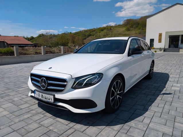 MERCEDES-BENZ E 220 d T Autom. - Full history, Service, Ready