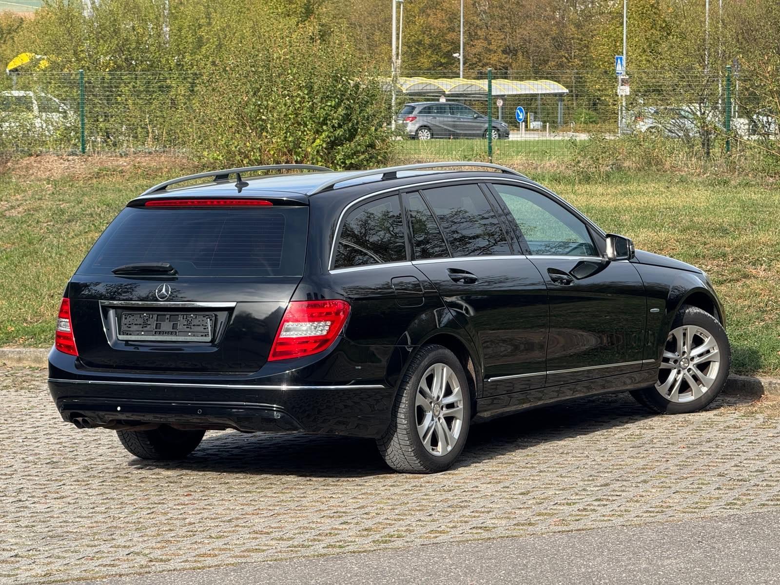 Mercedes-Benz C180 2011 — photo 5
