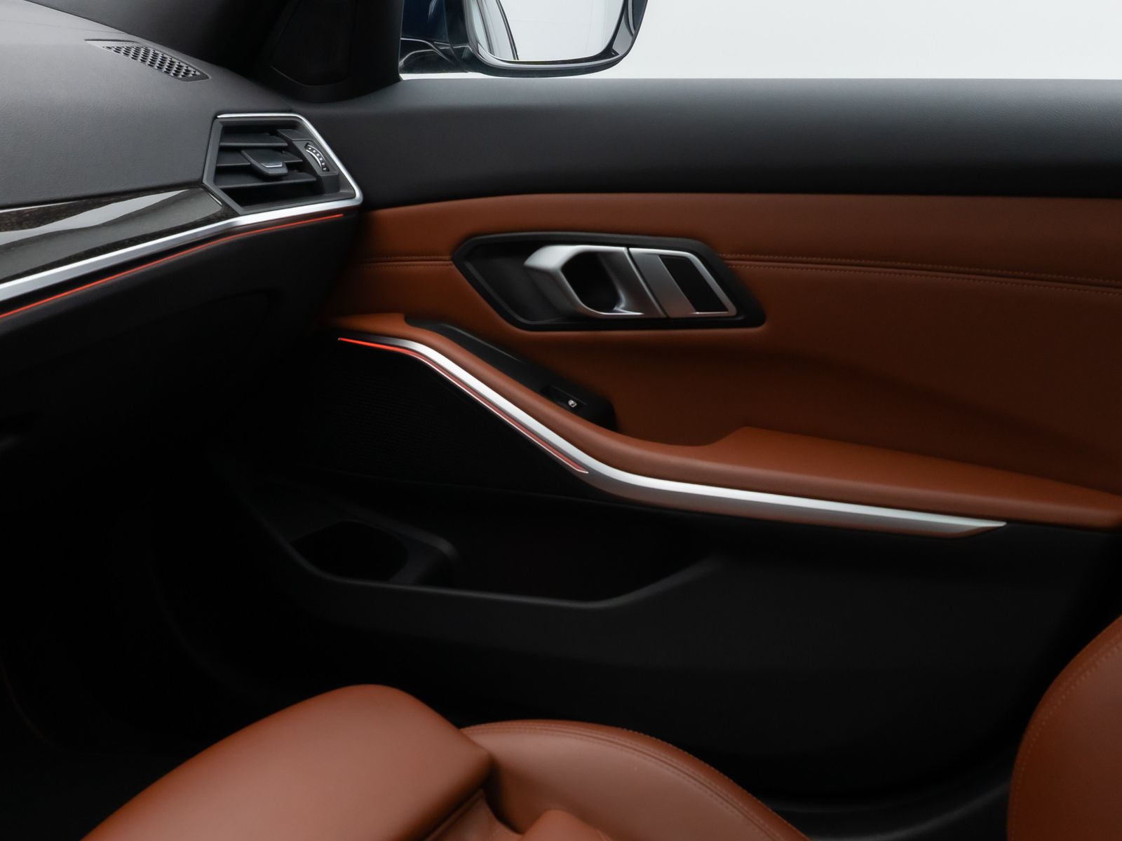 Fahrzeugabbildung BMW 330e xD Luxury Line Panorama HUD Individual Voll