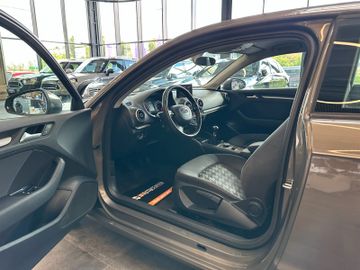 Audi A3 attraction *KLIMA*BI-XENON*TEMPOMAT*