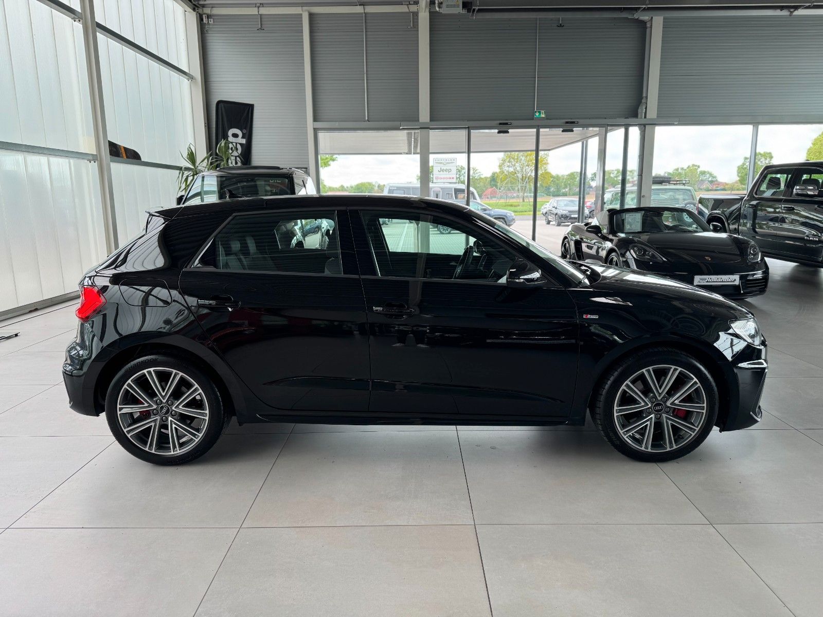 Fahrzeugabbildung Audi A1 Sportback 40 2.0TFSI 3x S-line Plus-Paket ACC