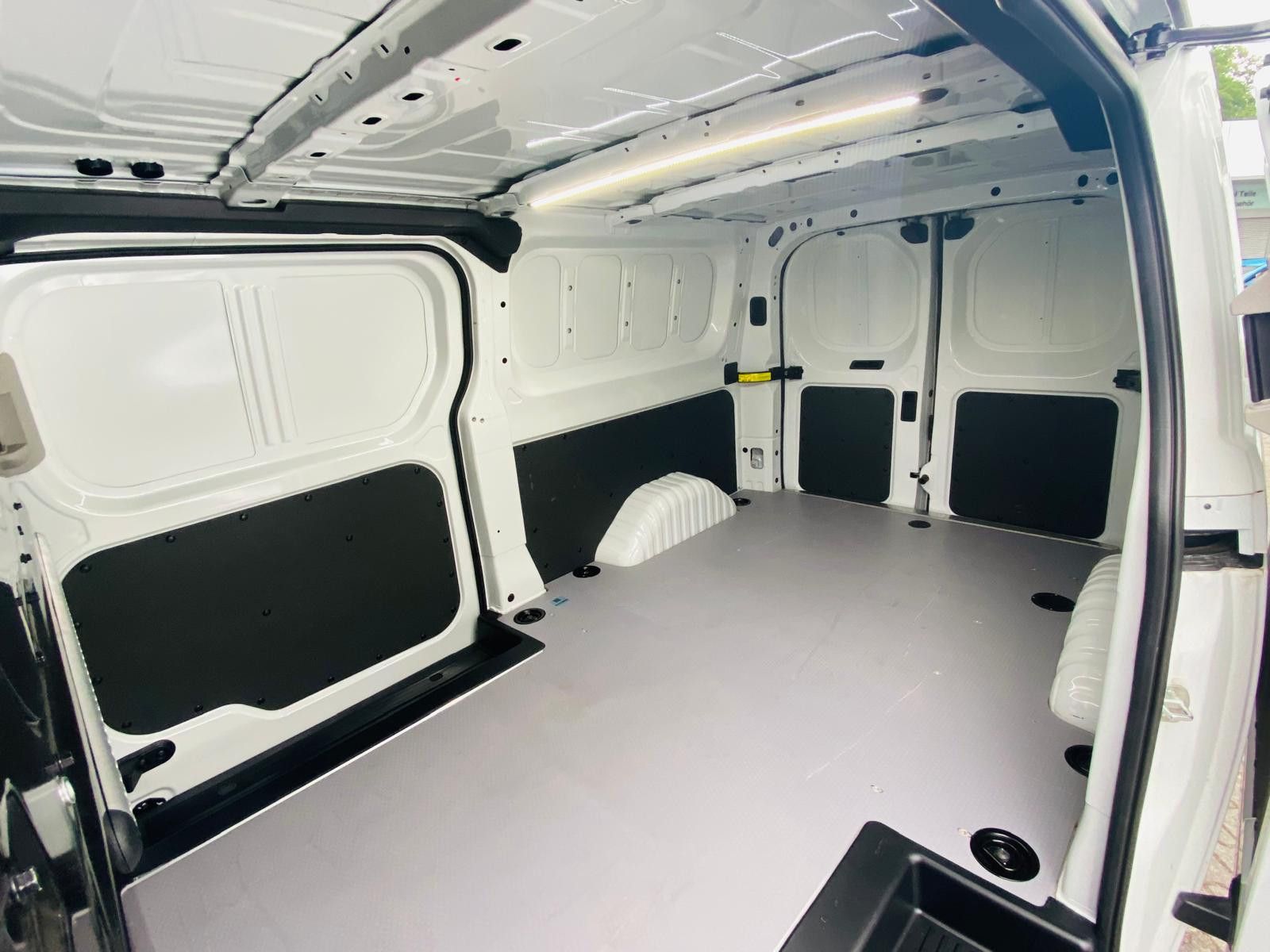 Fahrzeugabbildung Maxus eDeliver 7 L2 3,5 77kwH 3SI+NAVI+LED+SHZ+KAM+ACC