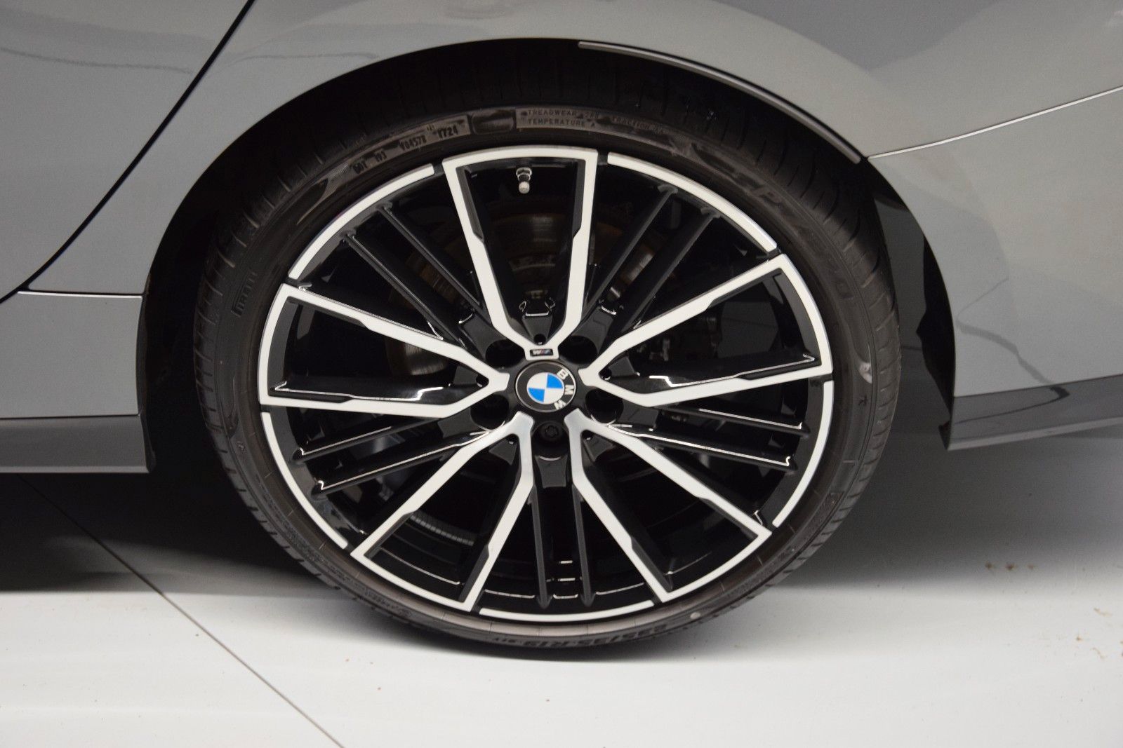 Fahrzeugabbildung BMW 218 i M Sport Gran Coupé HuD Pano Schale ACC