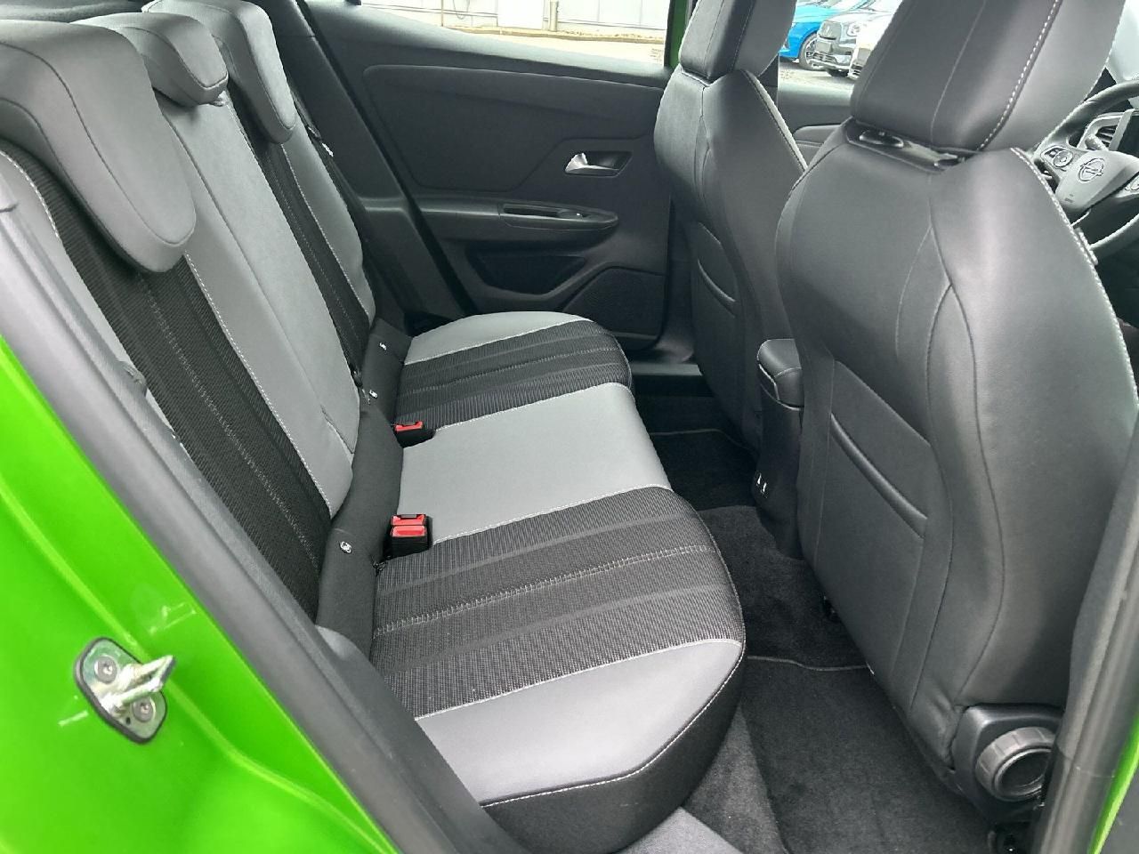Fahrzeugabbildung Opel Mokka Elegance, Automatik, AHK