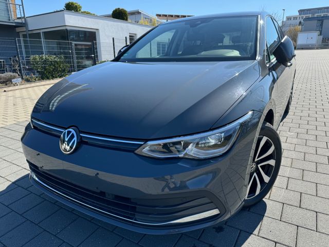 Volkswagen Golf VIII Active NAVI*XENON*KAMERA*MTL*PDC*