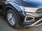Volkswagen T-Roc Life 1.0 TSI Navi LED DigiCockpit SiHz Par - mit Benzin-Antrieb: Allwetterreifen, Geländewagen