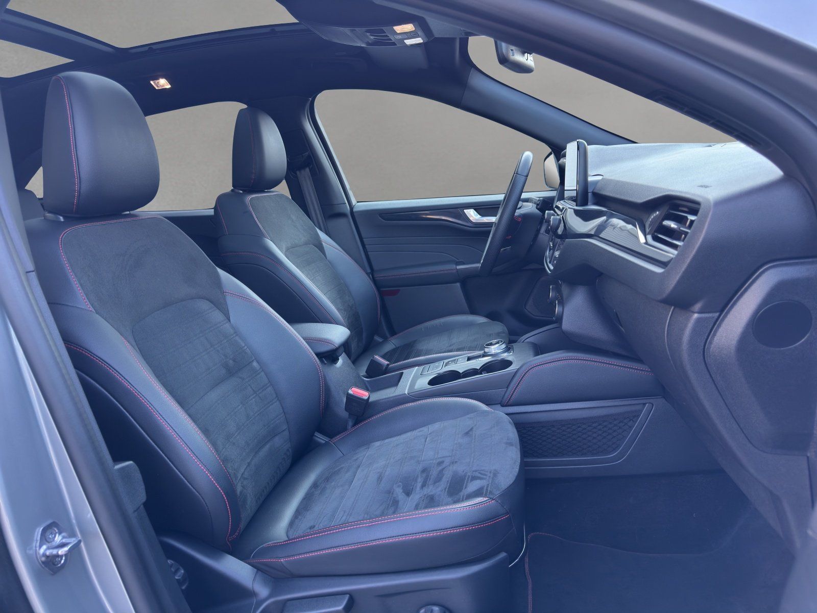 Fahrzeugabbildung Ford Kuga 2.5 FHEV ST-Line X Aut./AHK/GRA/KAMERA/PANO