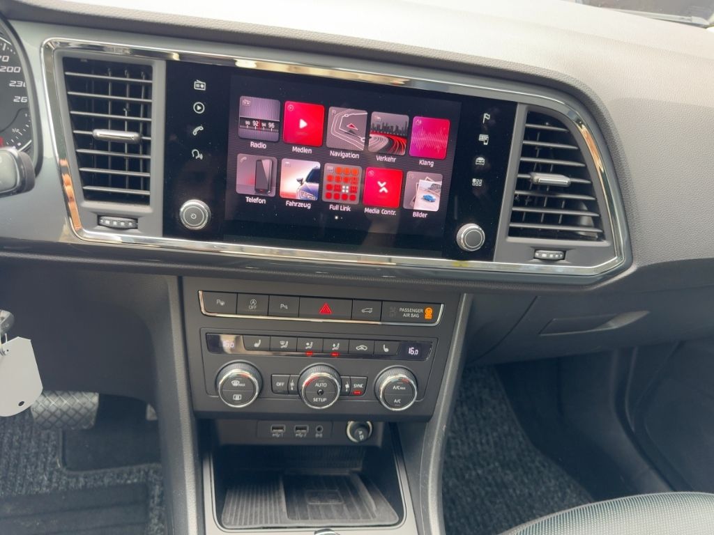 Fahrzeugabbildung SEAT Ateca DIESEL AUTOMATIK RÜCKFAHRK.