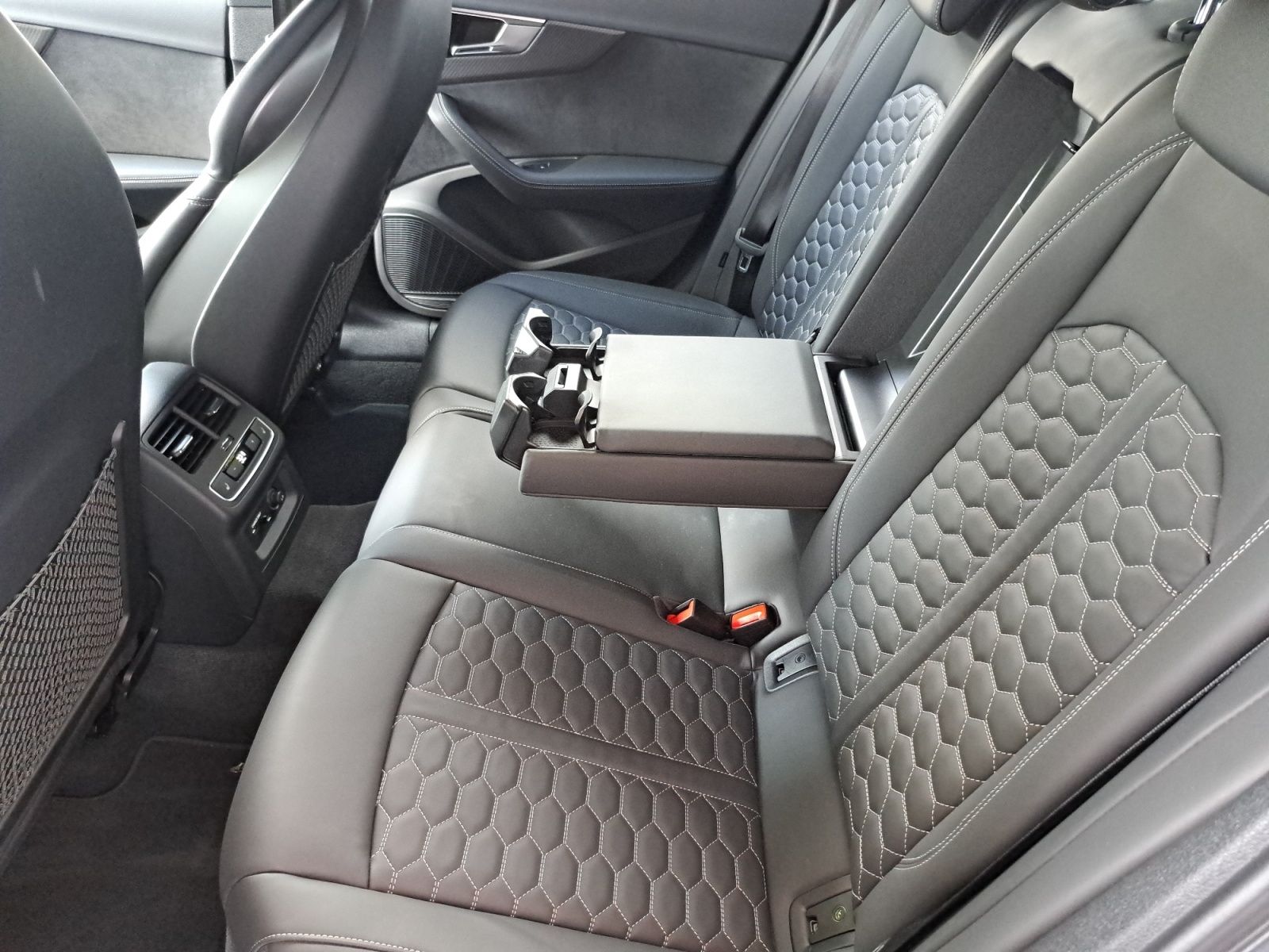 Audi RS4 - Bild 12