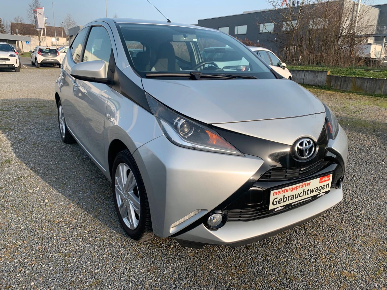 Toyota Aygo x-shift x-play touch