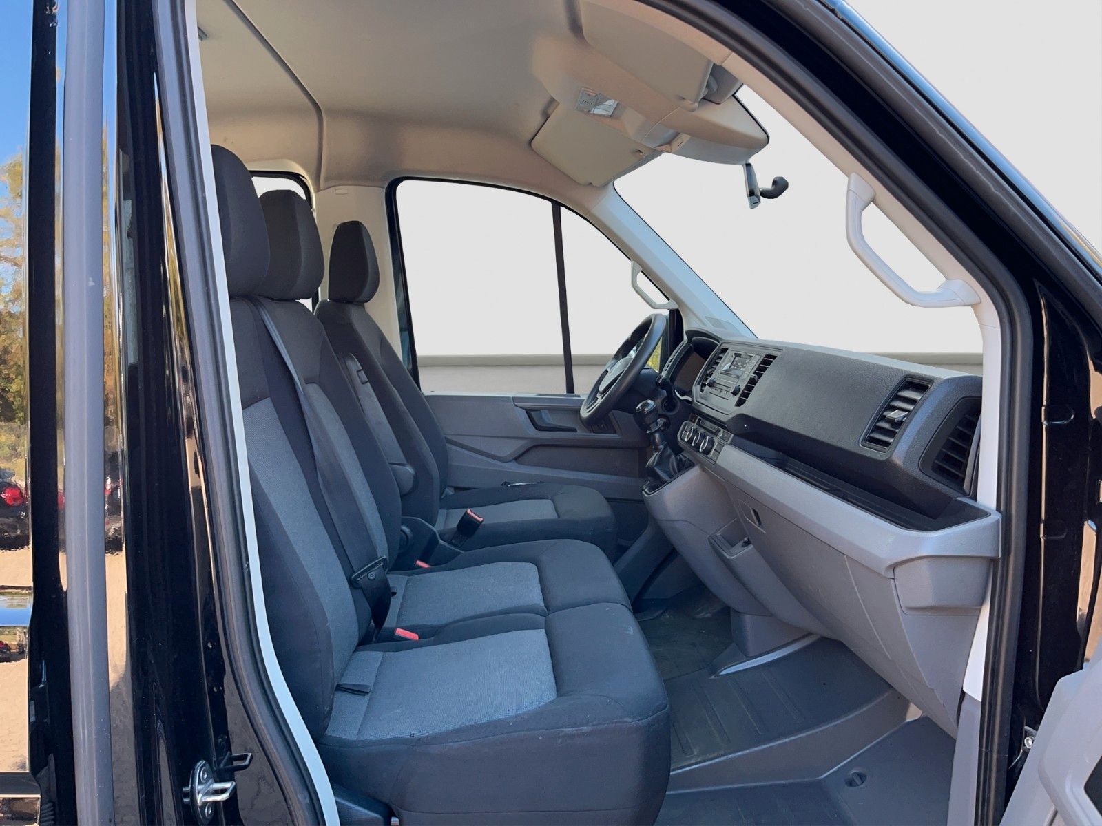 Fahrzeugabbildung Volkswagen Crafter Pritsche Pritsche DOKA lang L3 RWD