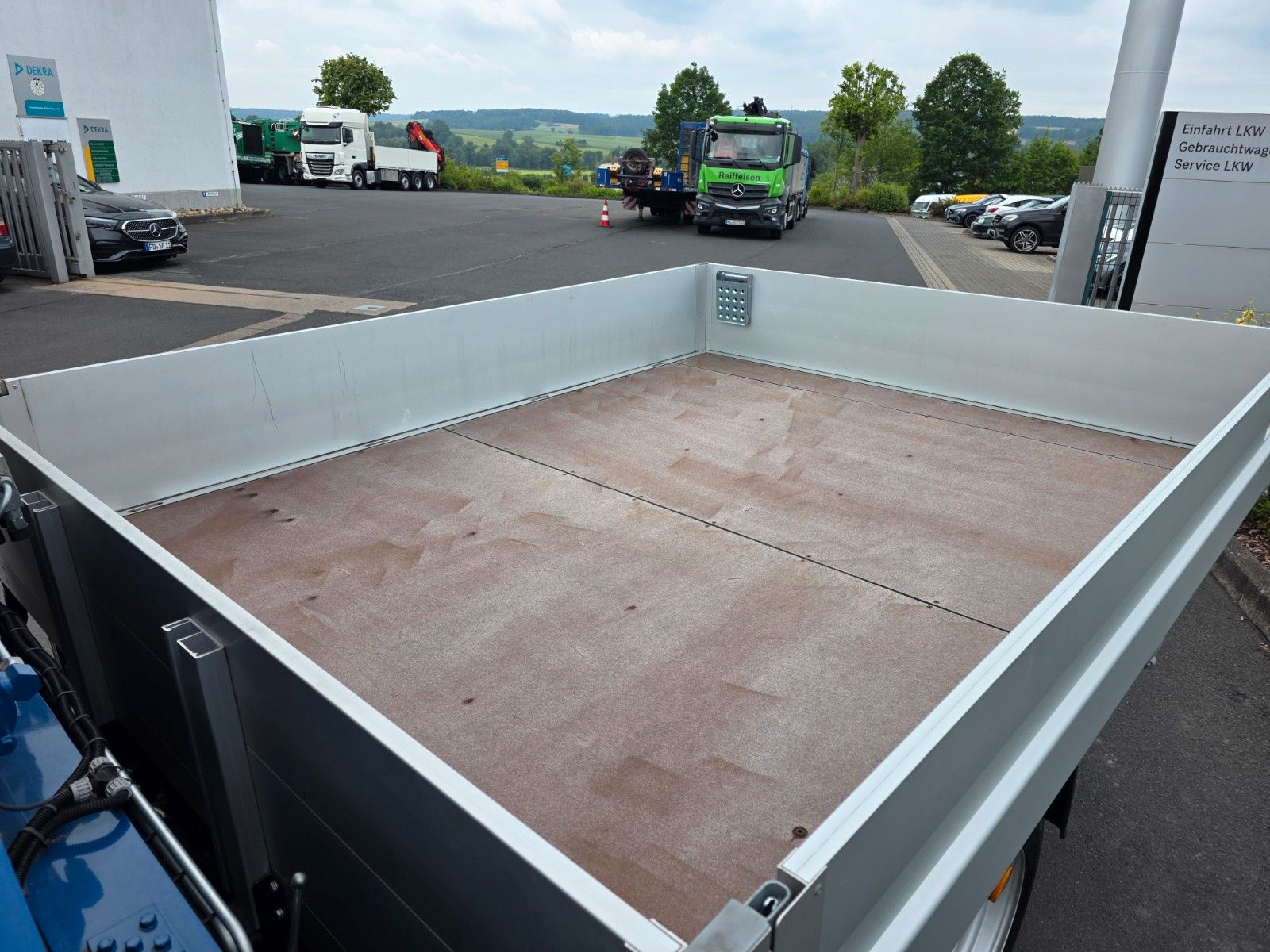 Fahrzeugabbildung FUSO Mitsubishi Canter 6C18D DoKa 4x4 Kran Atlas 65.2