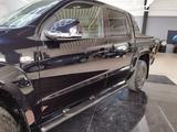 Volkswagen Amarok Aventura DoubleCab 4Motion - Volkswagen Amarok: Schwarz