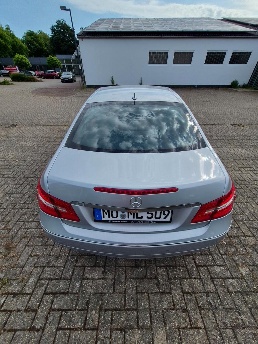 Mercedes-Benz E 220 Coupé E 220 CDI BlueEFFICIENCY ELEGANC...