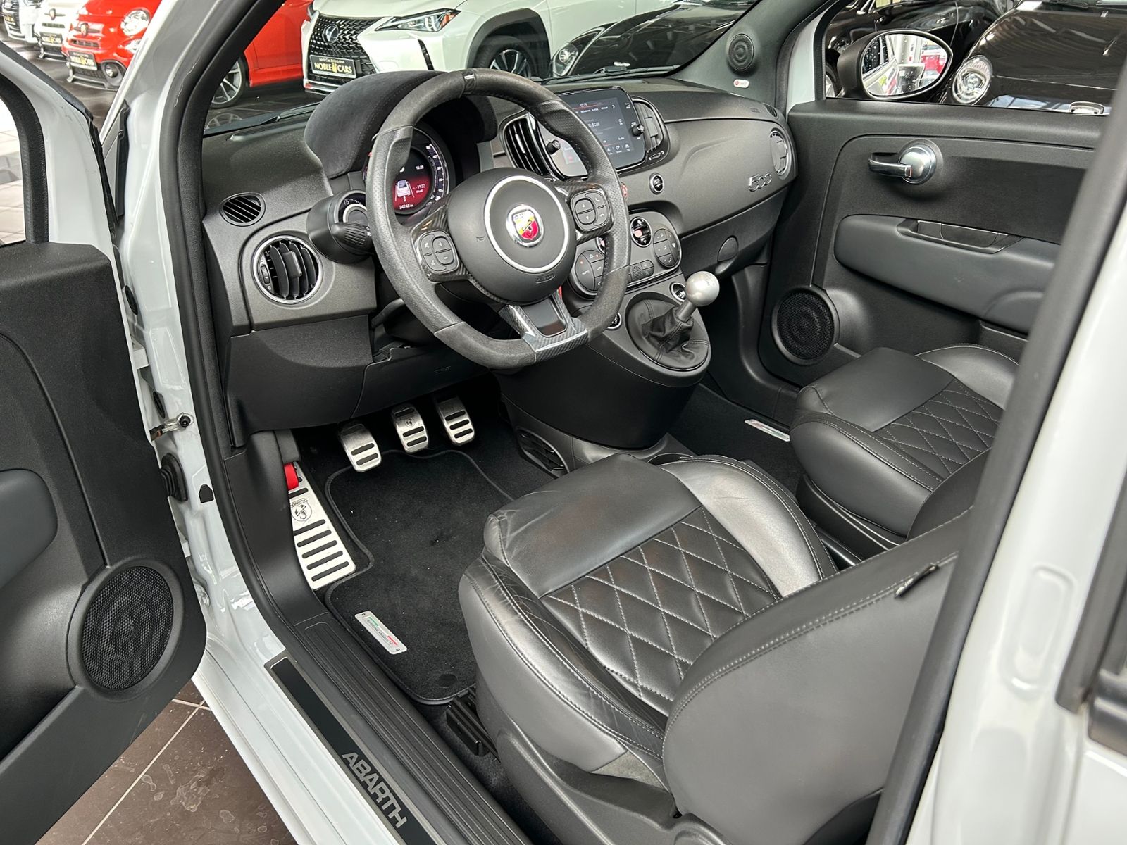 Fahrzeugabbildung Abarth 595C Cabrio Competizione BEATS XEN CARPLAY PDC