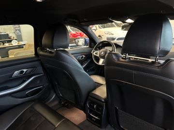BMW 330 i Touring xDrive M Sport *1. Hand*Klima*Navi