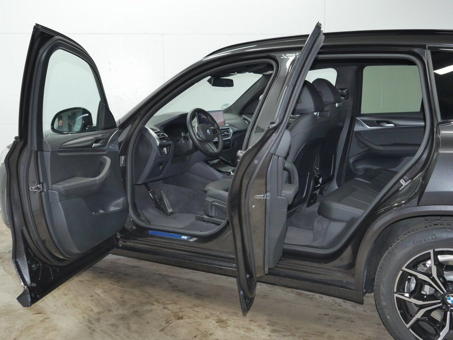 Fahrzeugabbildung BMW X3 xDrive20i | M Sportpaket | Sportsitze | HiFi